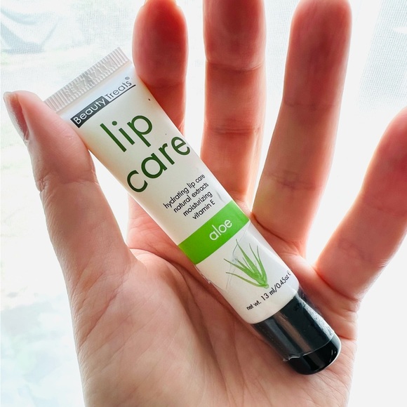 5 for 25⚡️ Beauty Treats Hydrating Lip Care Balm Gloss Aloe - Picture 2 of 3